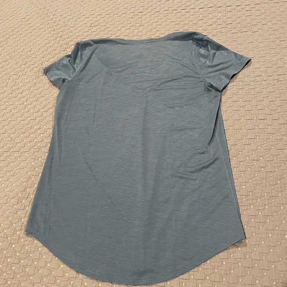 Lululemon V Neck T - Picture 2 of 4